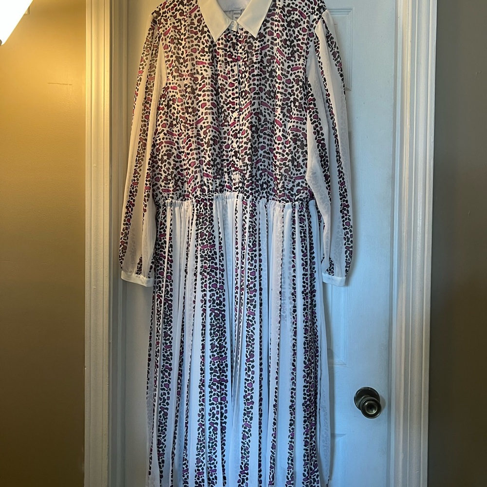 Lane Bryant Stylish Multicolor Purple Cheetah Patterned Dress w/ pleats size 24